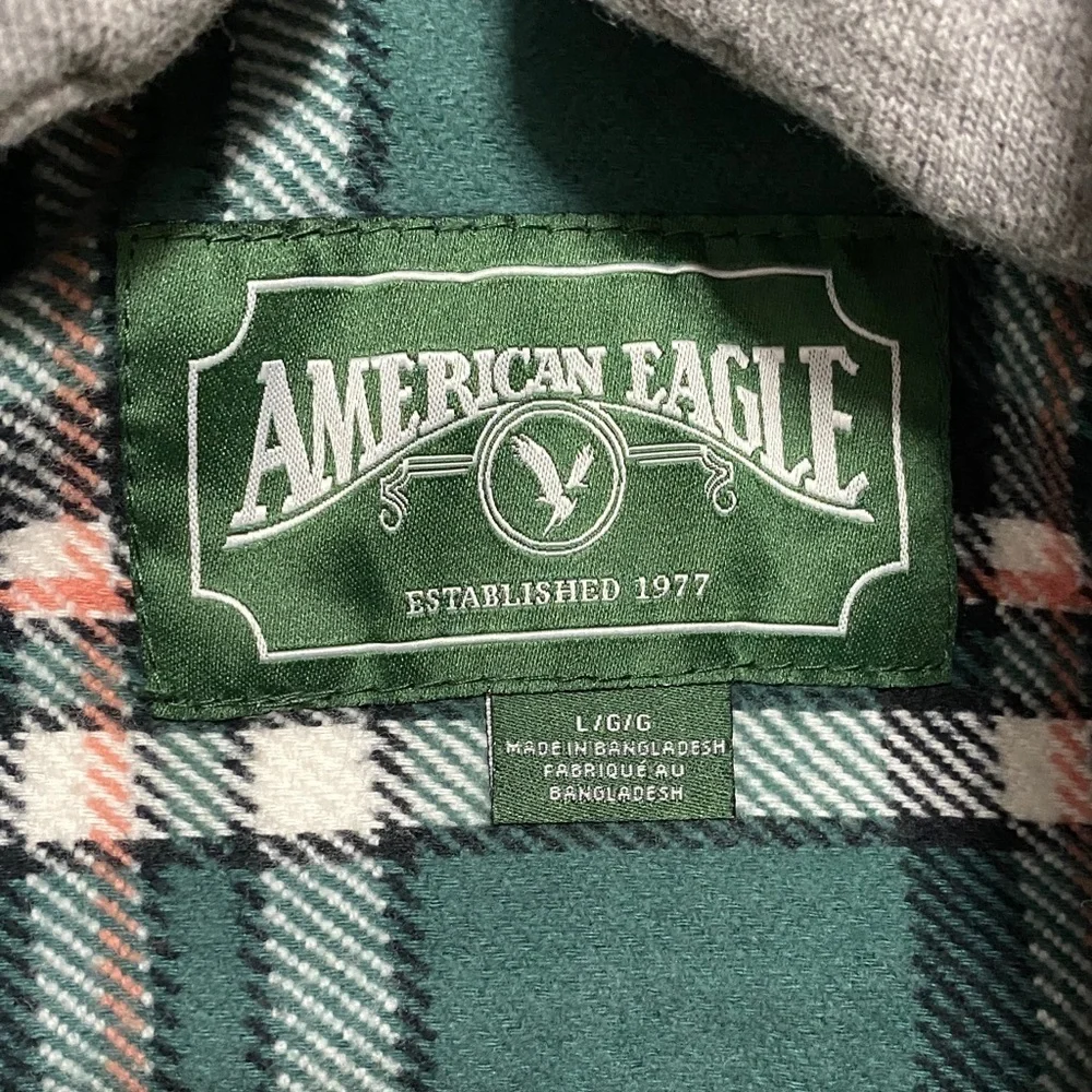 American Eagle Men’s Large Flannel Green/Black Plaid Button Down Hoodie Shacket.